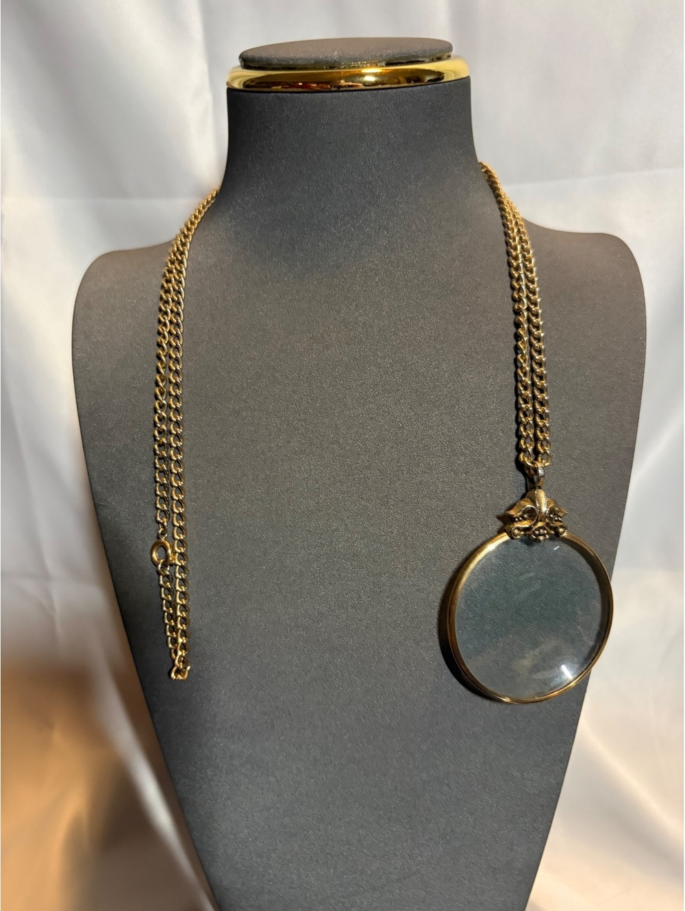 Gold Tone Magnifying Glass Pendant Necklace